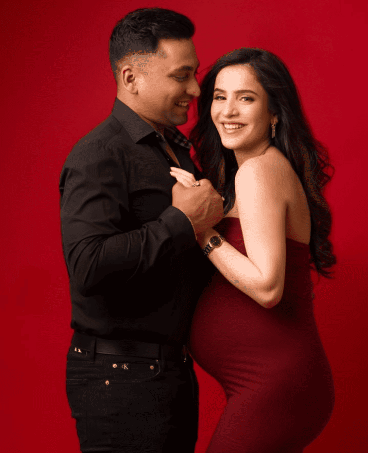 maternity photoshoot delhi